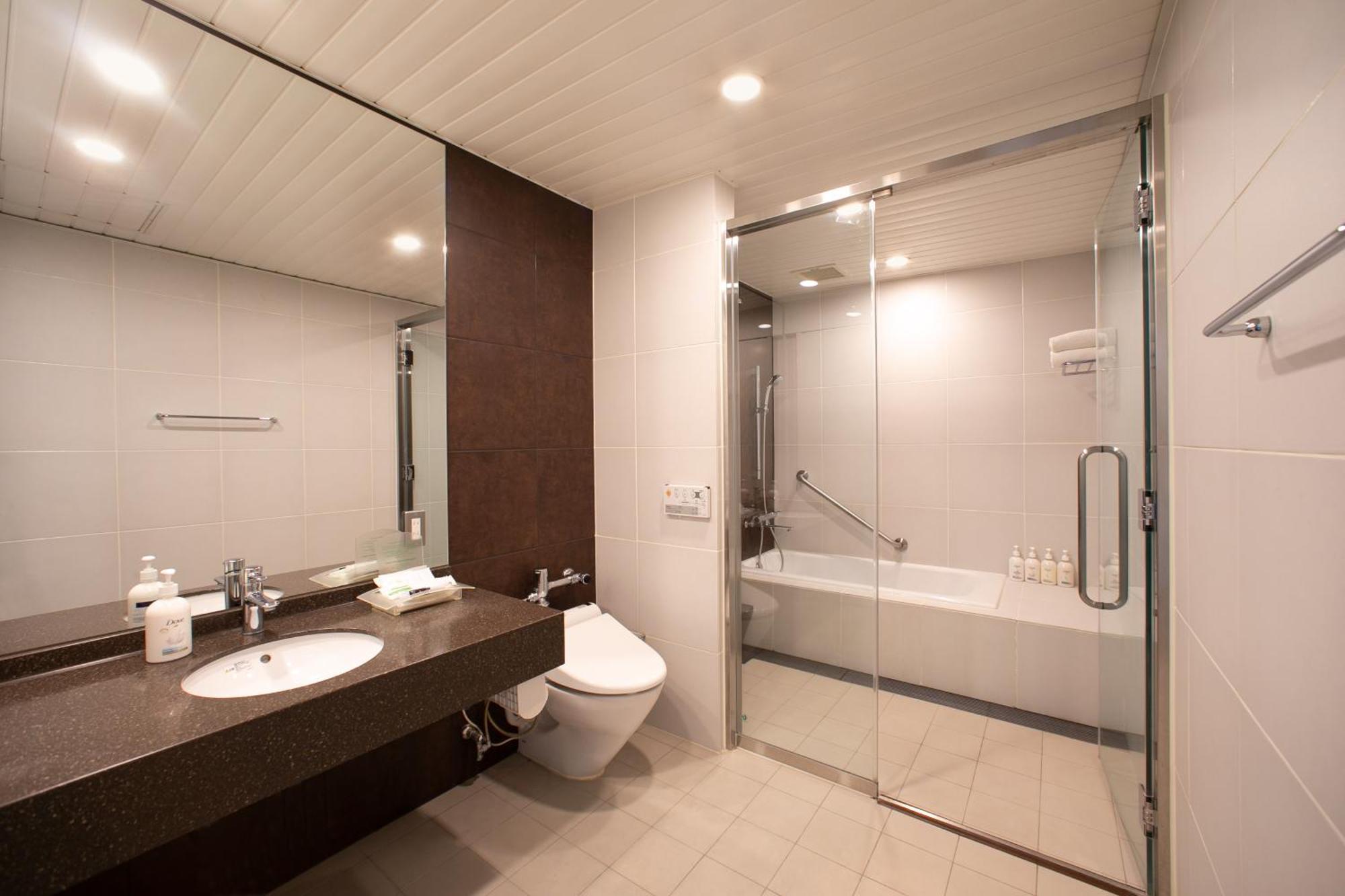 Holiday Inn Osaka Namba By Ihg Екстериор снимка